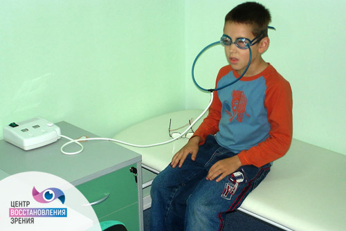 Вакуумный или пневмомассаж - инновационный прибор для активации кровообращения в глазу ребенка.